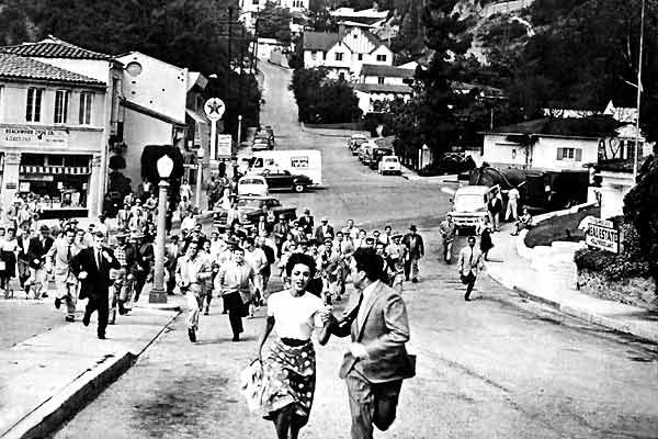 Kevin McCarthy, Dana Wynter dans L'Invasion des profanateurs de sépultures