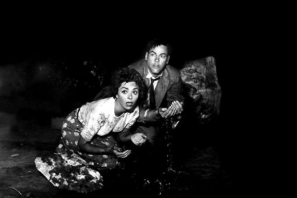 Kevin McCarthy, Dana Wynter dans L'Invasion des profanateurs de sépultures