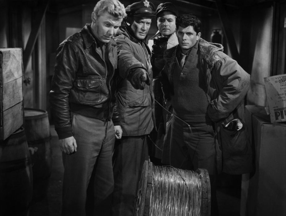 Douglas Spencer, Dewey Martin, James Young, Kenneth Tobey dans La Chose d'un autre monde