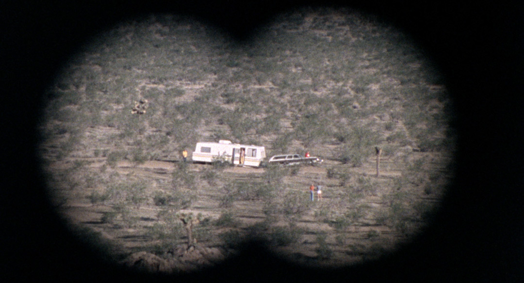 dans La Colline a des yeux © 1977 BLOOD RELATIONS COMPANY. Tous droits réservés