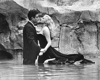 Marcello Mastroianni, Anita Ekberg dans La Dolce vita