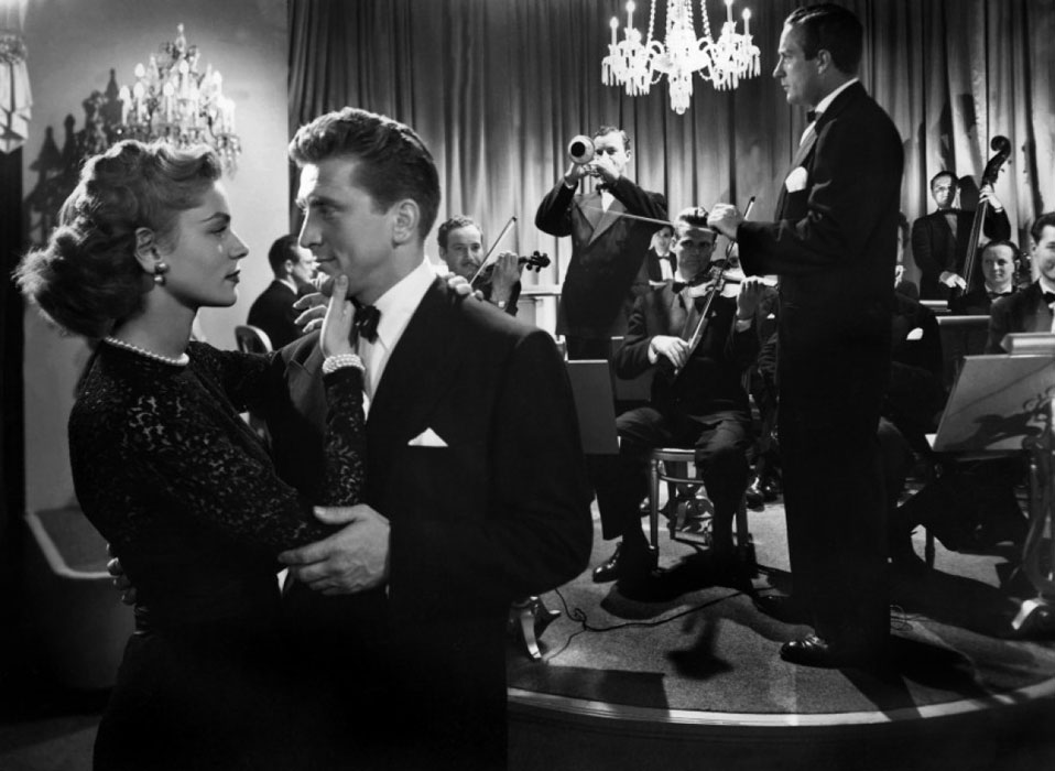 Lauren Bacall, Kirk Douglas dans La Femme aux chimères