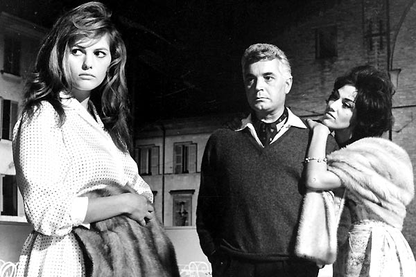 Claudia Cardinale dans La Fille à la valise