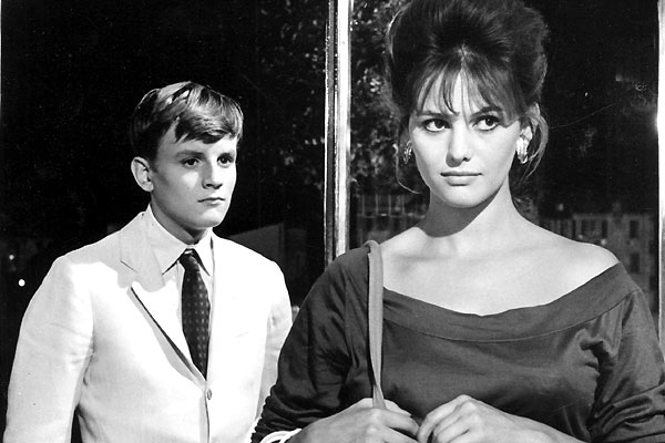 Claudia Cardinale, Jacques Perrin dans La Fille à la valise