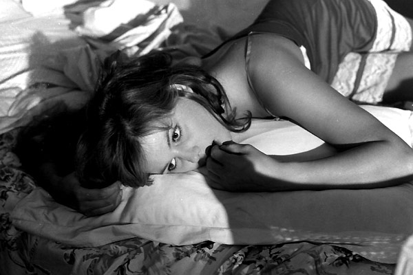 Claudia Cardinale dans La Fille à la valise