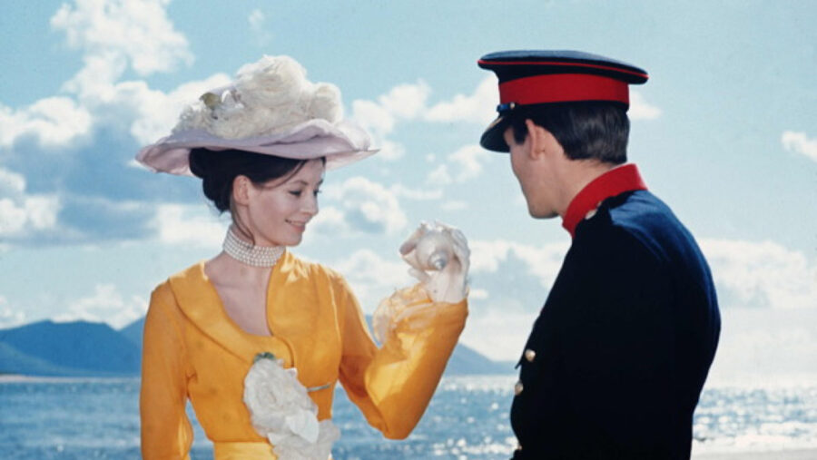 Afficher l'image Christopher Jones, Sarah Miles