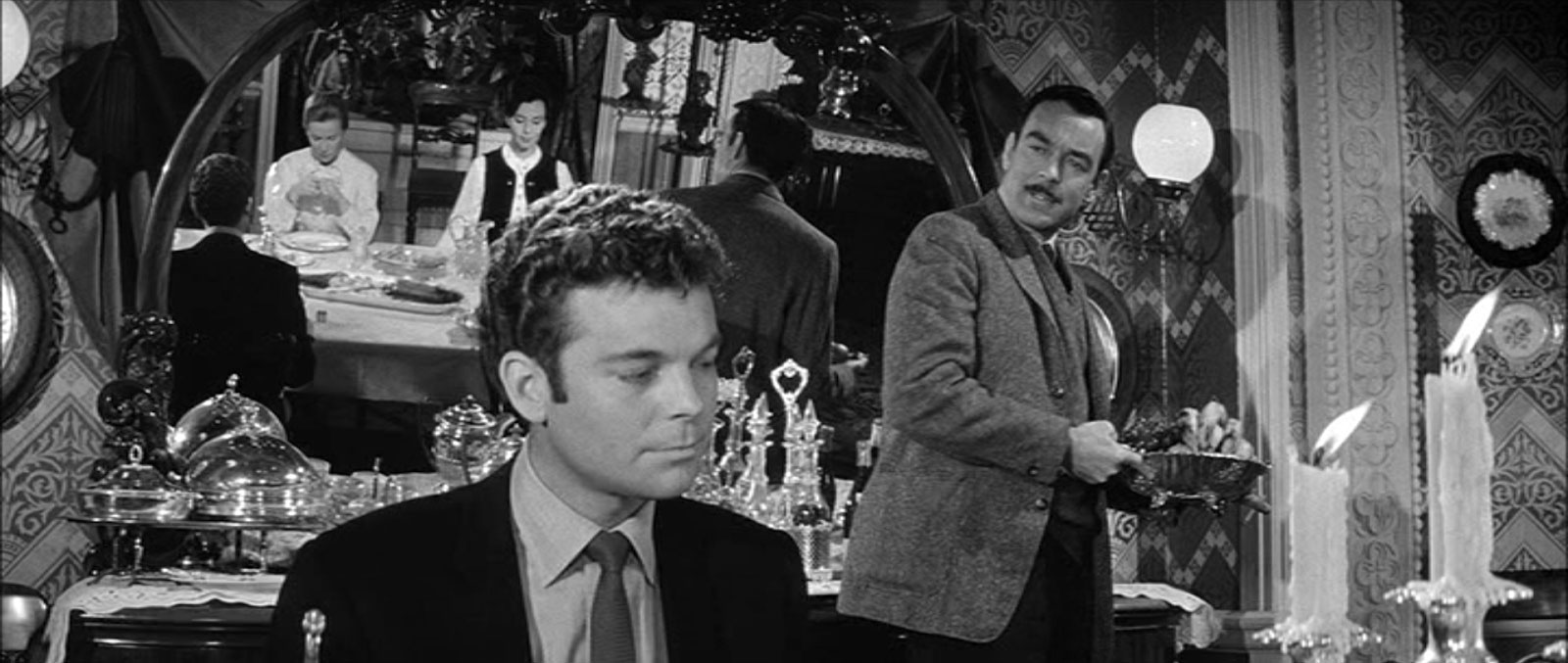 Russ Tamblyn, Richard Johnson dans La Maison du diable