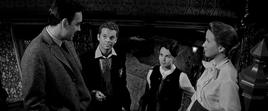 Afficher l'image Claire Bloom, Julie Harris, Richard Johnson, Russ Tamblyn