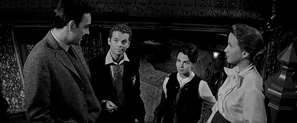 Claire Bloom, Julie Harris, Richard Johnson, Russ Tamblyn dans La Maison du diable