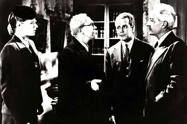 Ingrid Bergman,Art Baker, Michael Chekhov, Regis Toomey dans La maison du docteur Edwardes