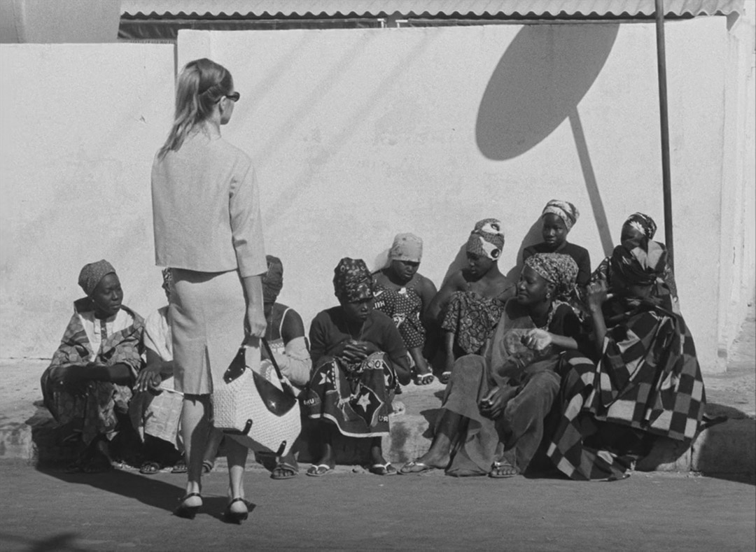 Anne-Marie Jelinek, Mbissine Thérèse Diop dans La noire de...