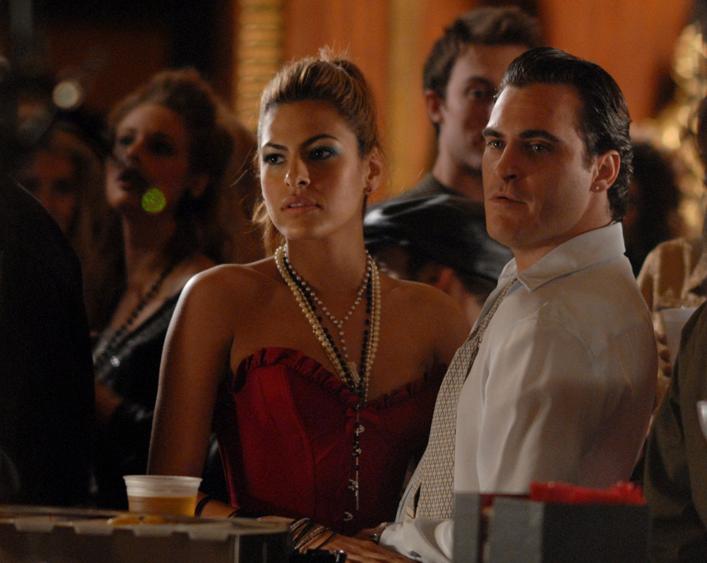 Eva Mendes, Joaquin Phoenix dans La nuit nous appartient