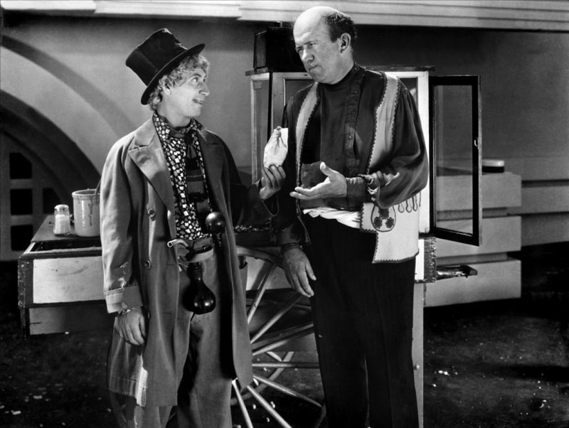 Harpo Marx, Edgar Kennedy dans La Soupe au canard