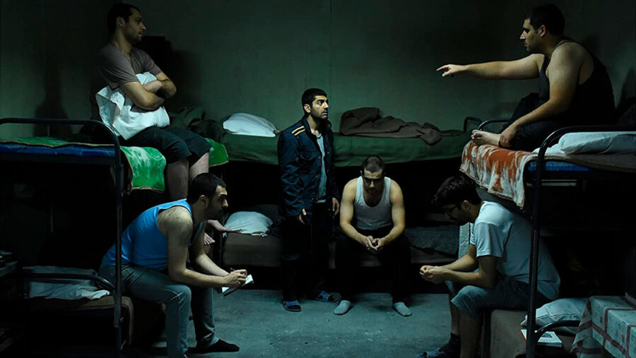 Afficher l'image Kaveh Ahangar