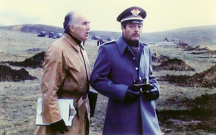 Marcello Mastroianni, Michel Piccoli dans Le Général de l'armée morte