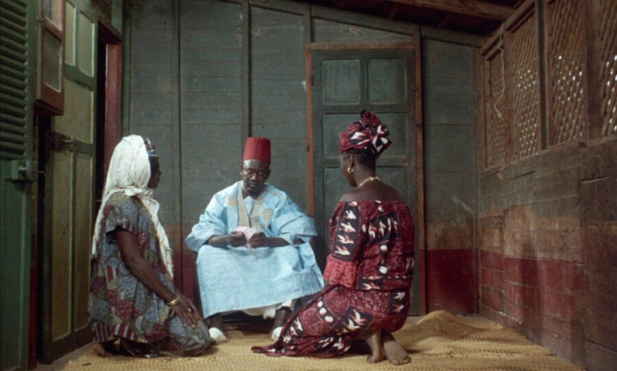 Afficher l'image Makhouredia Gueye, Ynousse N'Diaye, Isseu Niang
