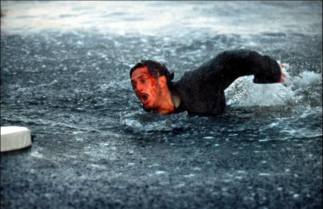 Sean Penn dans Le Poids de l'eau