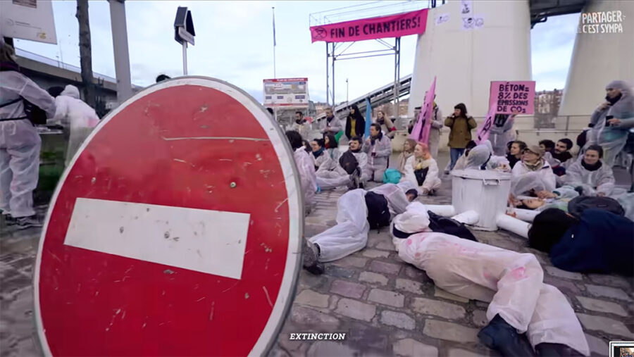 Afficher l'image le-vivant-qui-se-defend-01