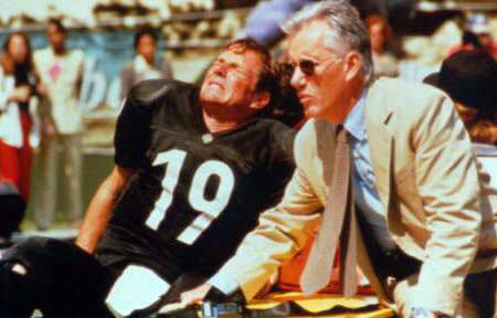 Dennis Quaid, James Woods dans L'Enfer du dimanche