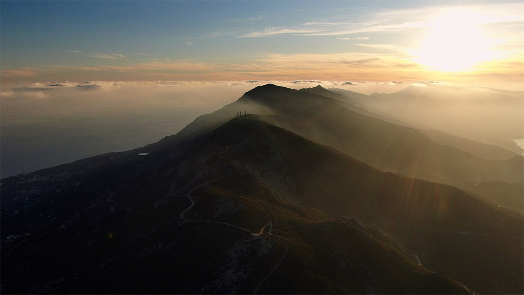 dans Les charbonniers d’Ikaria