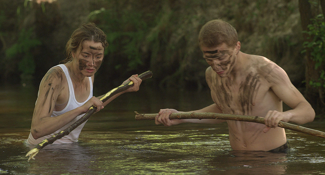 Adèle Haenel, Kévin Azaïs dans Les Combattants