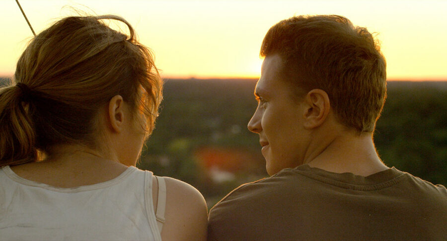 Afficher l'image Adèle Haenel, Kévin Azaïs
