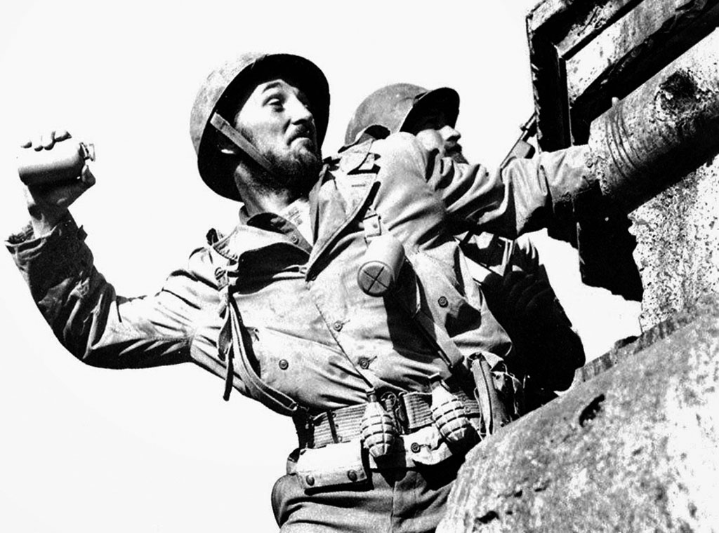 Robert Mitchum dans Les Forçats de la gloire