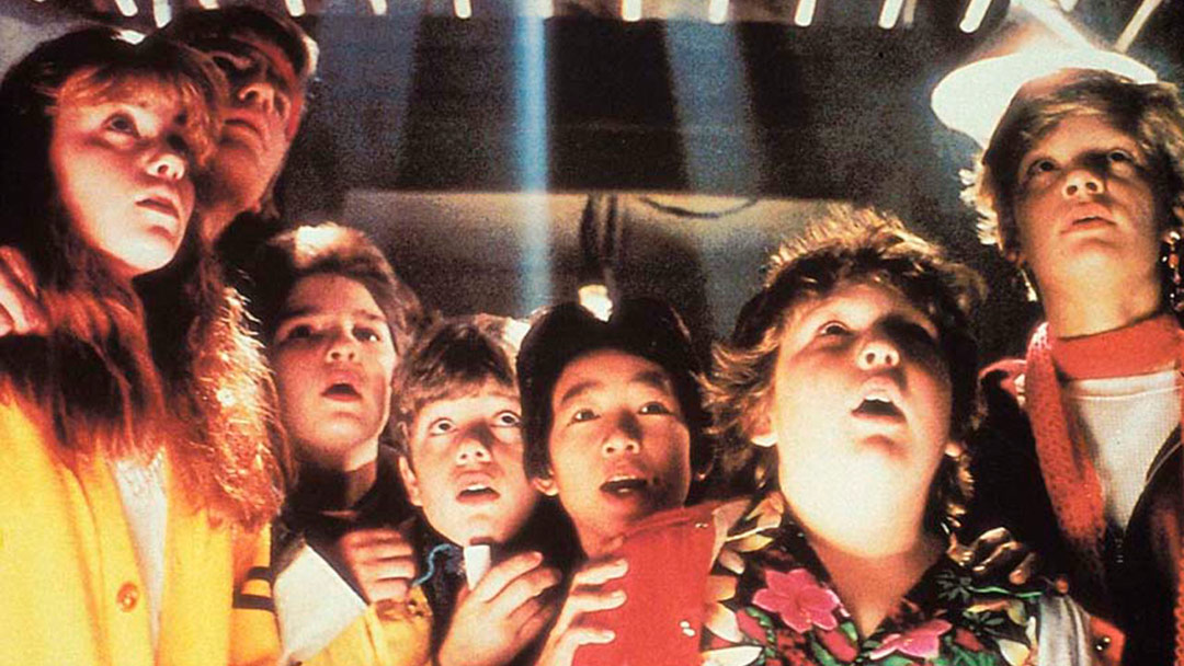 Sean Astin, Corey Feldman, Martha Plimpton, Josh Brolin, Jeff Cohen, Kerri Green, Ke Huy Quan dans Les Goonies