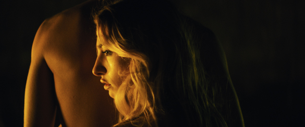 Marie Colomb dans Les Magnétiques