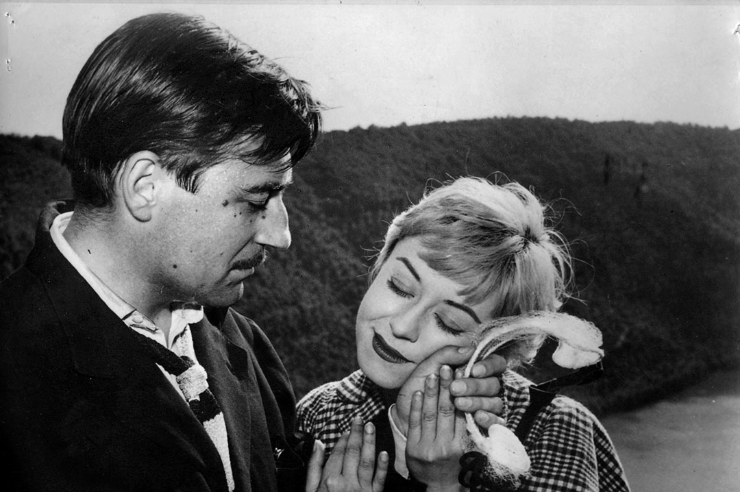 Giulietta Masina, François Périer dans Les nuits de Cabiria