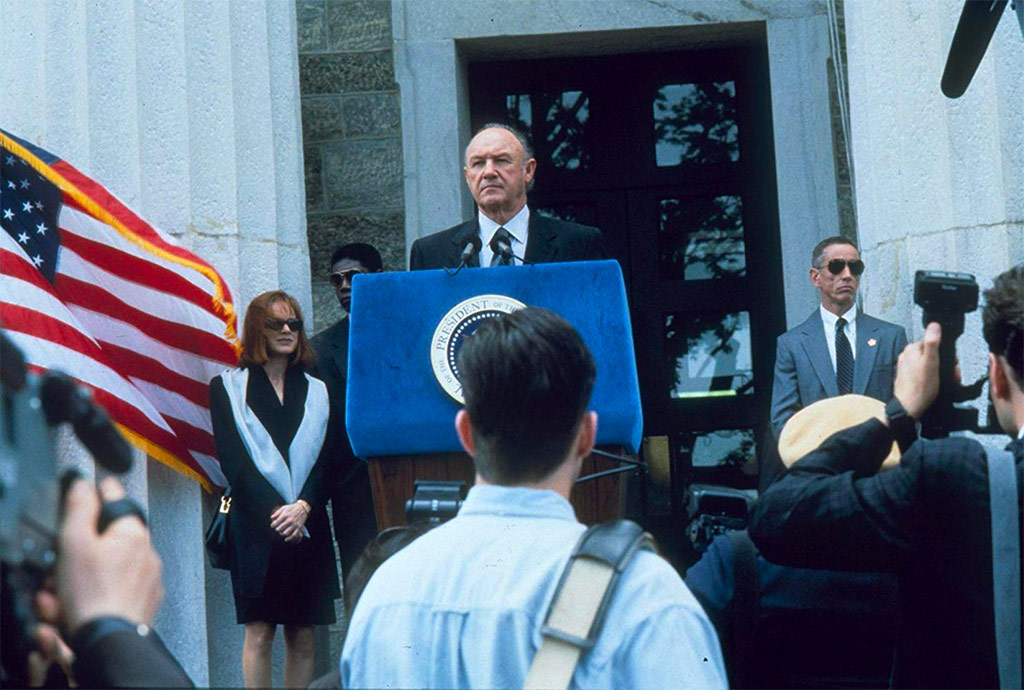 Gene Hackman, Judy Davis, Scott Glenn, Dennis Haysbert dans Les Pleins pouvoirs