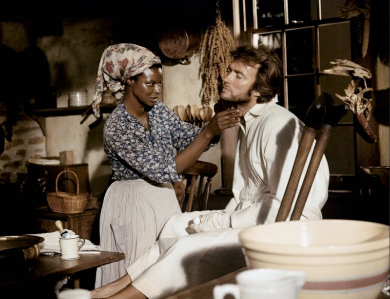 Clint Eastwood,Mae Mercer dans Les Proies