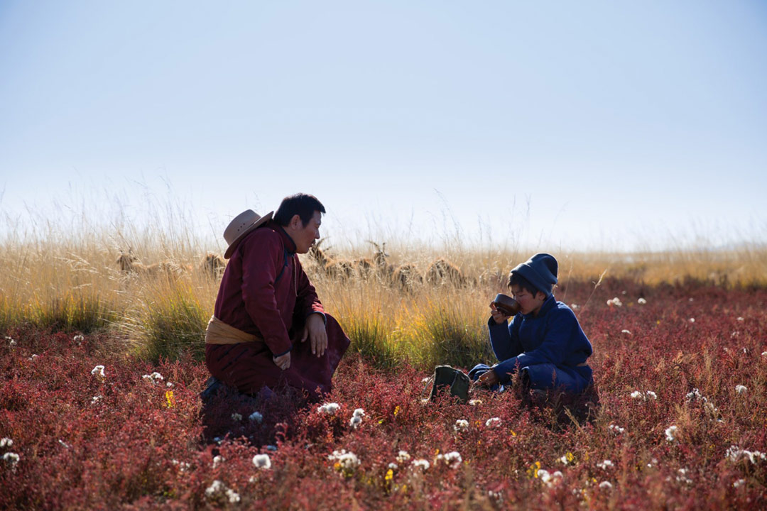 Yalalt Namsrai, Bat-Ireedui Batmunkh dans Les Racines du monde © Pandora Film Medien GmbH