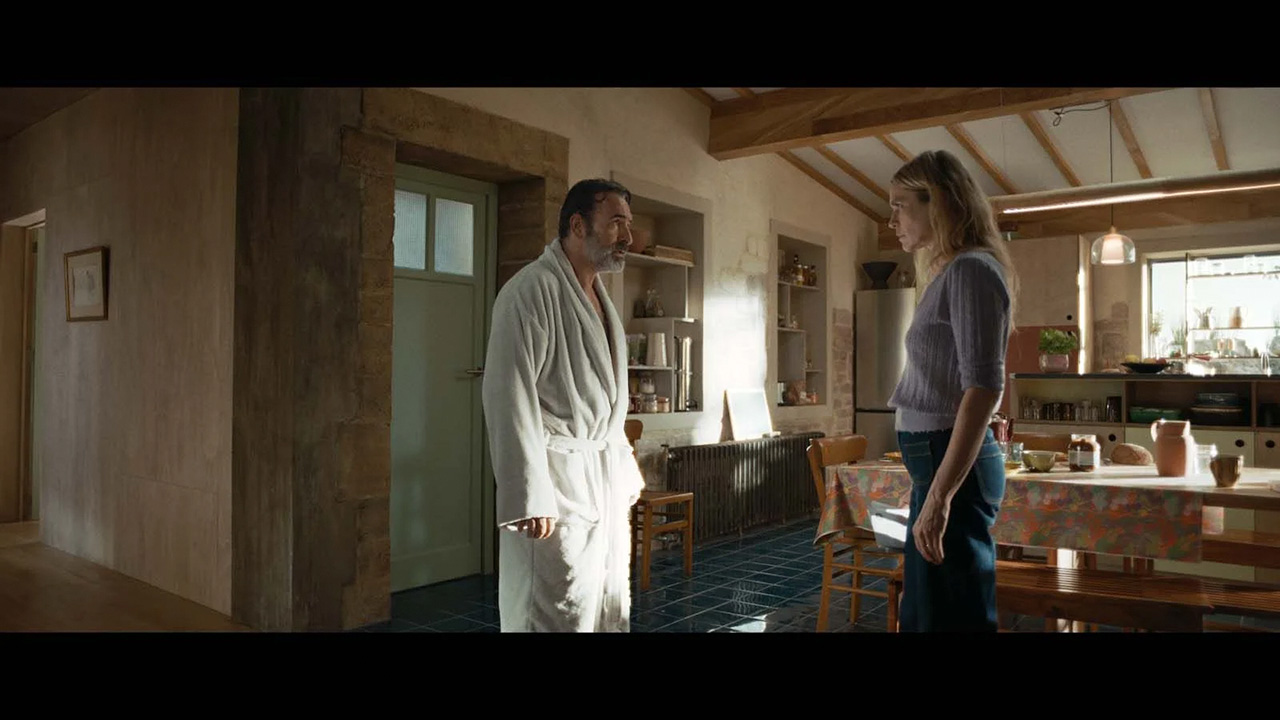 Jean Dujardin, Marie-Josée Croze dans L'Homme qui rétrécit de Jan Kounen