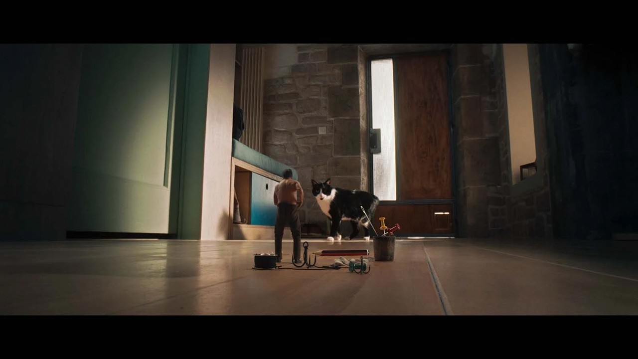 Jean Dujardin dans L'Homme qui rétrécit de Jan Kounen