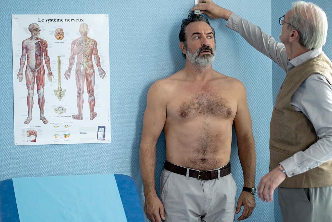 Jean Dujardin, Serge Swysen dans L'Homme qui rétrécit de Jan Kounen