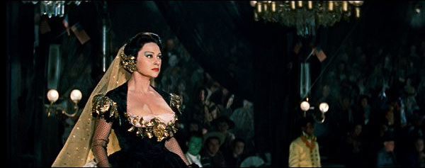Martine Carol dans Lola Montès