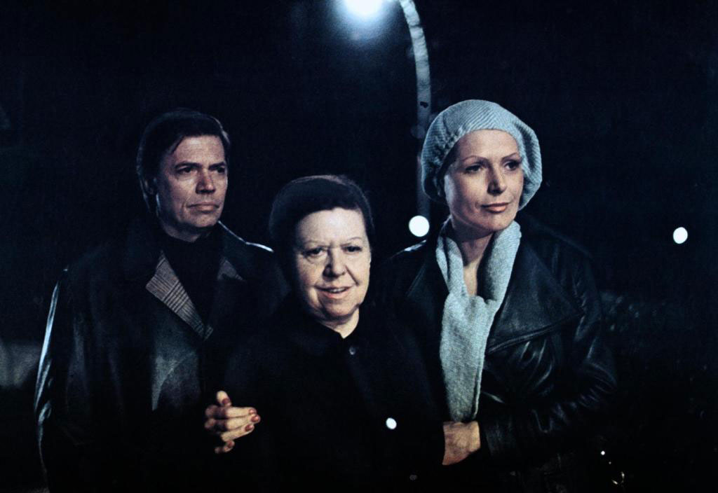 Brigitte Mira, Margit Carstensen, Karlheinz Böhm dans Maman Kusters s'en va au ciel