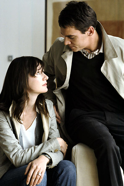 Emily Mortimer Jonathan Rhys-Meyers dans Match Point