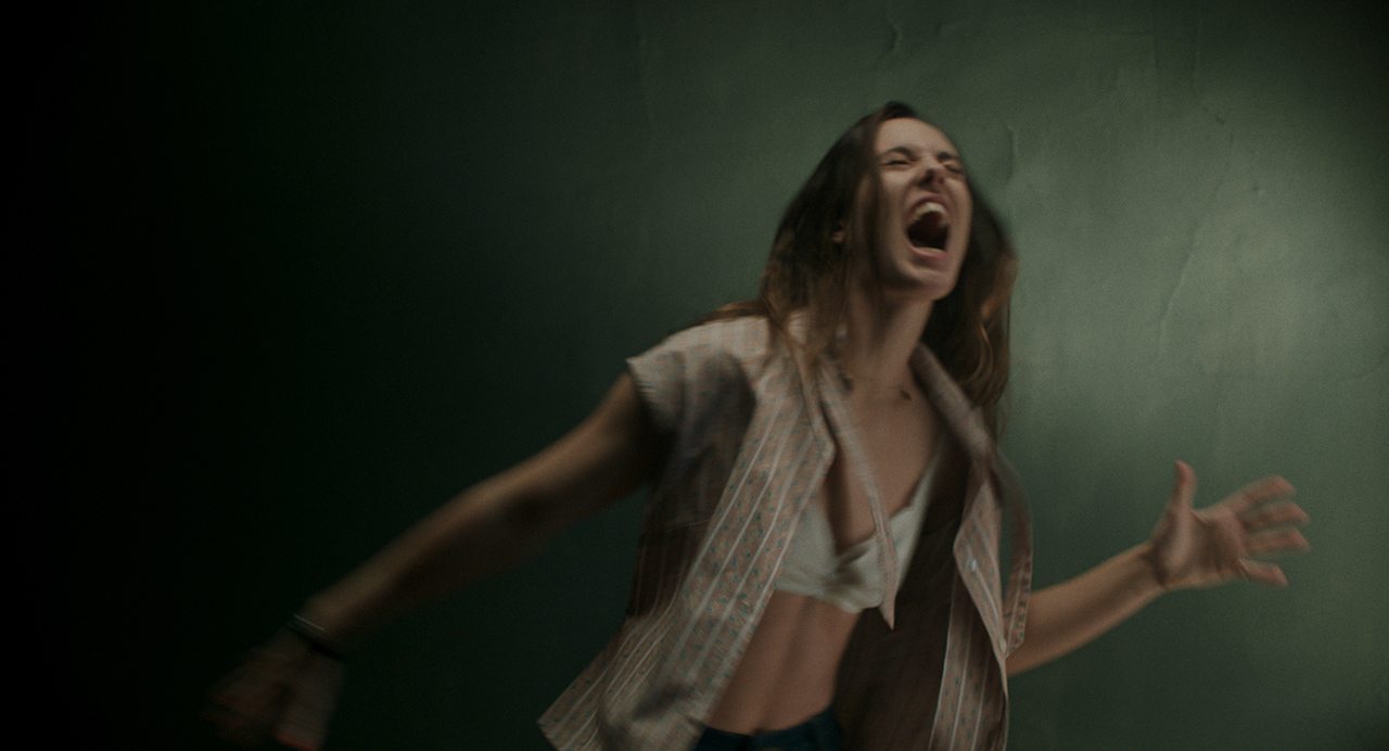 Tess Barthélemy dans Mémoire de fille