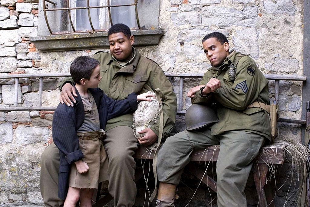 Omar Benson Miller, Michael Ealy, Matteo Sciabordi dans Miracle à Santa-Anna