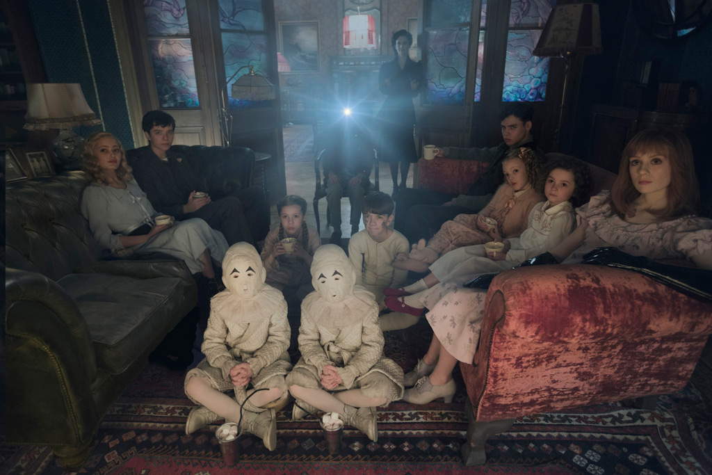 Asa Butterfield, Ella Purnell, Eva Green, Lauren McCrostie, Pixie Davies dans Miss Peregrine et les enfants particuliers