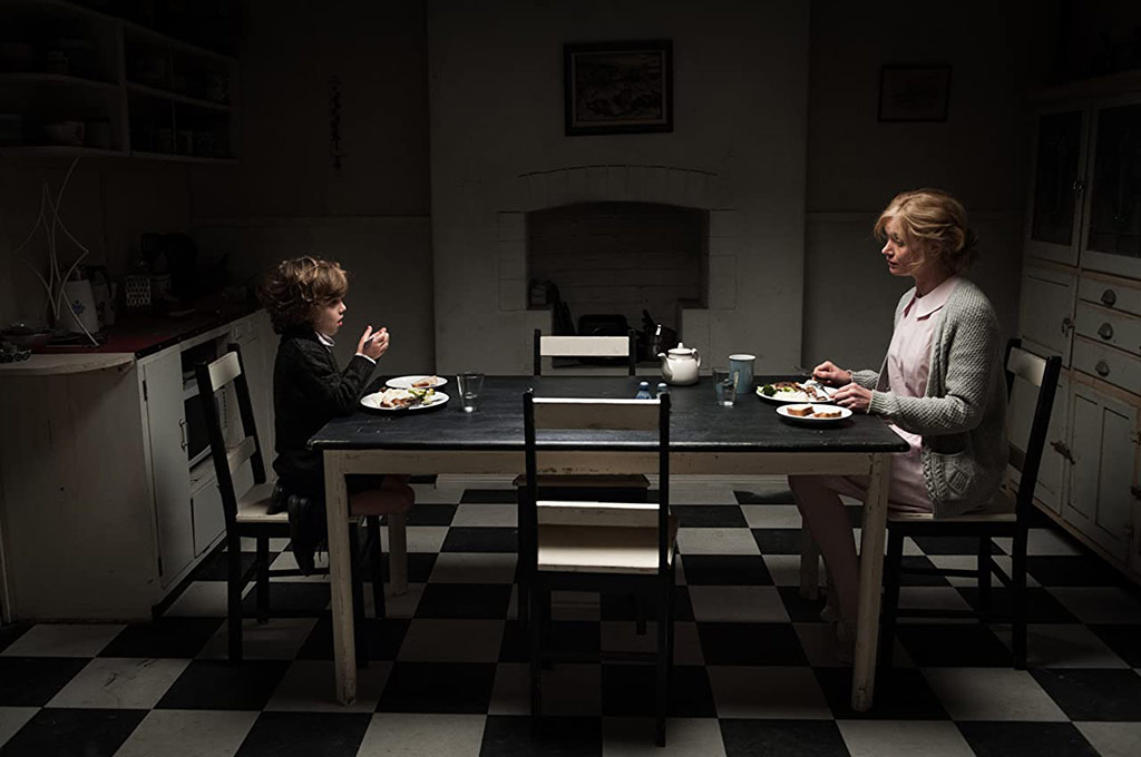 Essie Davis, Noah Wiseman dans Mister Babadook