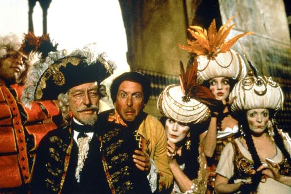 John Neville dans Les Aventures du baron de Münchausen