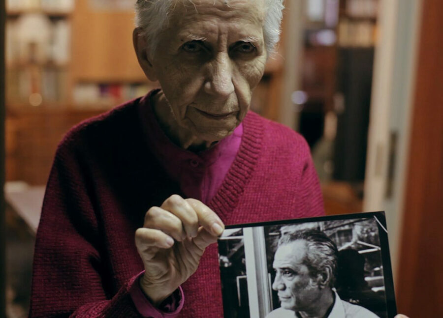 Afficher l'image nikos-karouzos-01