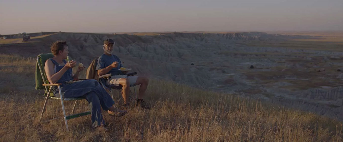 Frances McDormand, David Strathairn dans Nomadland