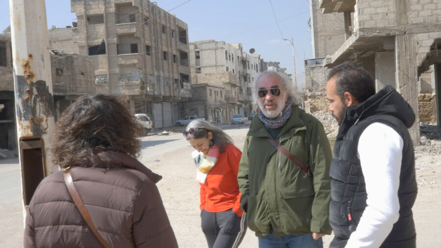 Afficher l'image notes-sur-un-retour-en-syrie-01