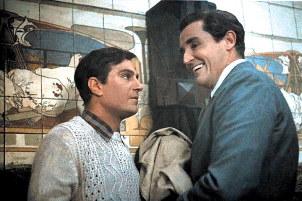 Vittorio Gassman, Nino Manfredi dans le film Nous nous sommes tant aimés