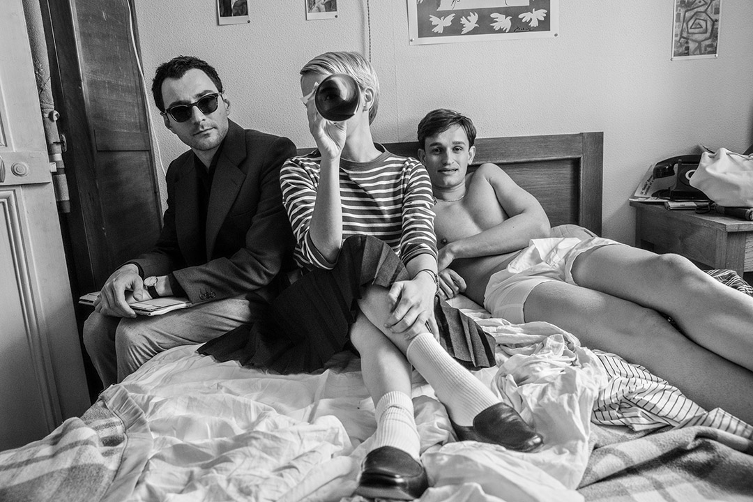 Zoey Deutch, Aubry Dullin, Guillaume Marbeck dans Nouvelle Vague