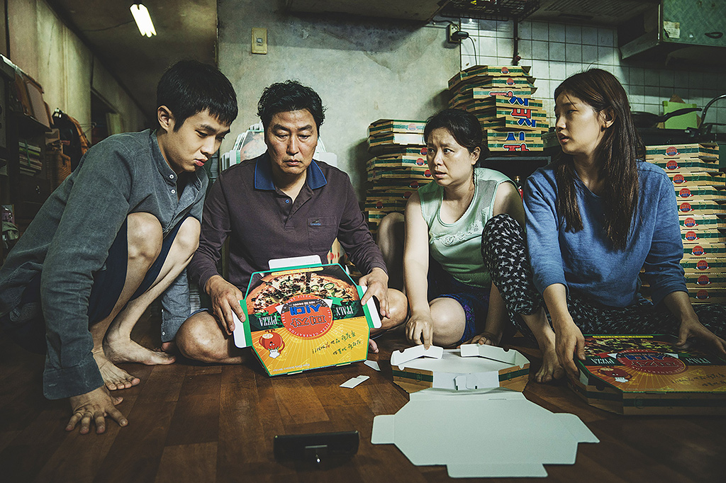 Kang-ho Song, Hyae Jin Chang, Woo-sik Choi, So-dam Park dans Parasite